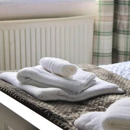 公寓 Away From - 2 Bed Free Parking & Wifi *