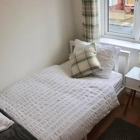 Away From - 2 Bed Free Parking & Wifi * リーズ