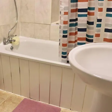 Away From - 2 Bed Free Parking & Wifi 利兹