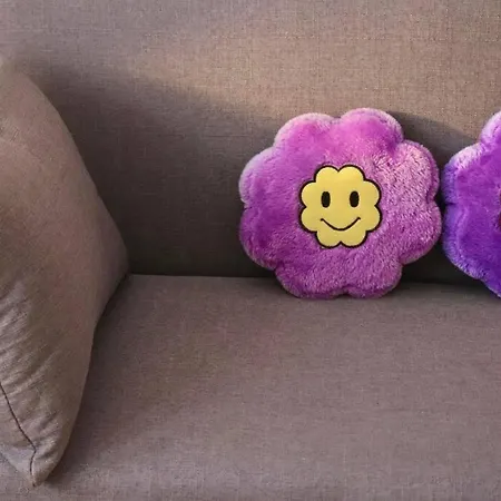 Lägenhet Away From - 2 Bed Free Parking & Wifi *