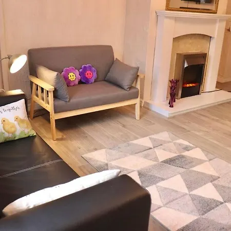 Away From - 2 Bed Free Parking & Wifi Apartment Leeds (West Yorkshire)