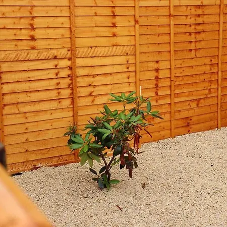 Apartamento Away From - 2 Bed Free Parking & Wifi