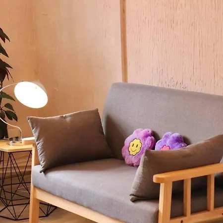 Διαμέρισμα Away From - 2 Bed Free Parking & Wifi