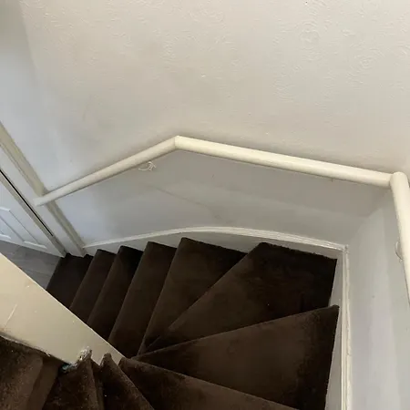 Away From - 2 Bed Free Parking & Wifi * Leeds (West Yorkshire)