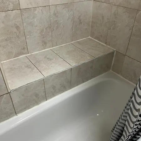 Apartment Away From - 2 Bed Free Parking & Wifi Leeds (West Yorkshire)