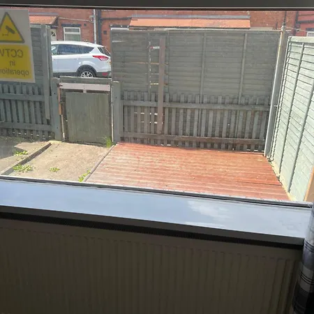 Away From - 2 Bed Free Parking & Wifi Apartman *