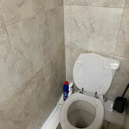 Away From - 2 Bed Free Parking & Wifi 利兹