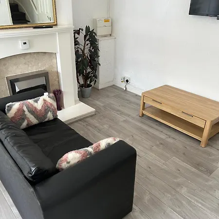Apartment Away From - 2 Bed Free Parking & Wifi Leeds (West Yorkshire)