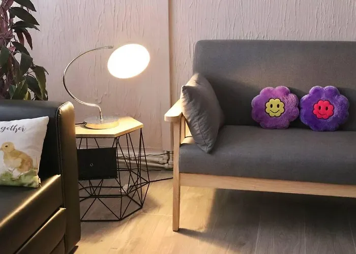 Away From - 2 Bed Free Parking & Wifi Apartment