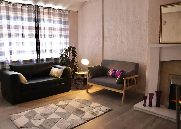 Lägenhet Away From - 2 Bed Free Parking & Wifi