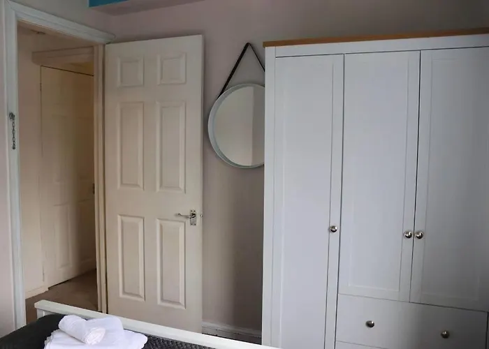 Appartamento Away From - 2 Bed Free Parking & Wifi