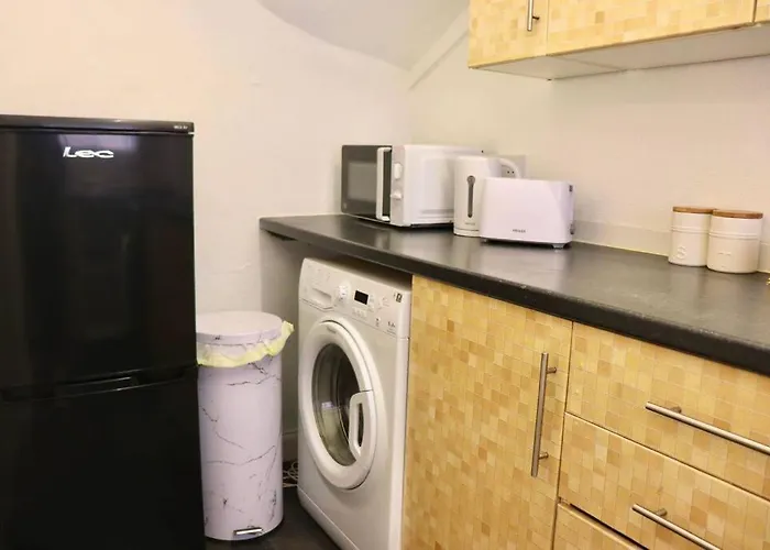 Apartment Away From - 2 Bed Free Parking & Wifi Leeds (West Yorkshire)