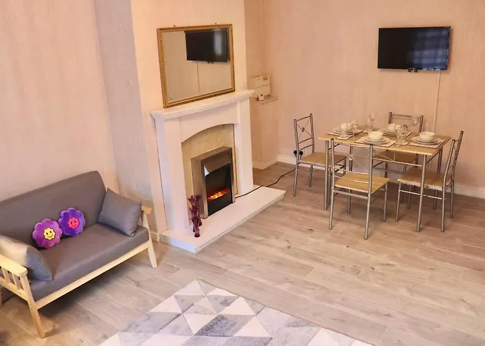 Away From - 2 Bed Free Parking & Wifi