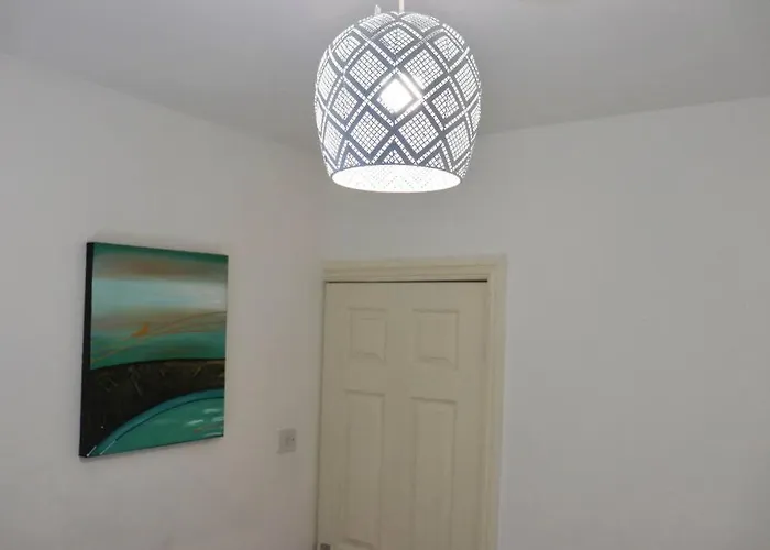 Appartamento Away From - 2 Bed Free Parking & Wifi *