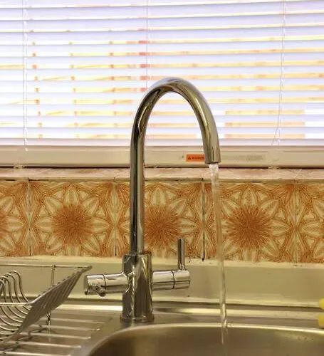 Apartment Away From - 2 Bed Free Parking & Wifi