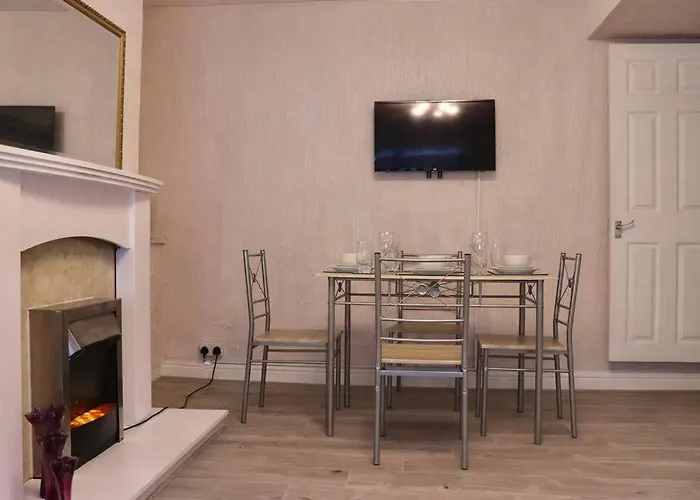 Away From - 2 Bed Free Parking & Wifi Appartamento