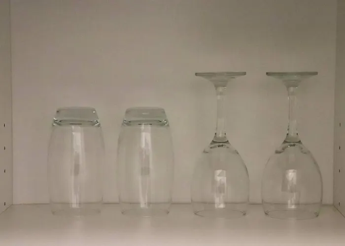 Away From - 2 Bed Free Parking & Wifi *