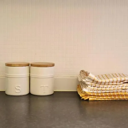 Away From - 2 Bed Free Parking & Wifi * לידס