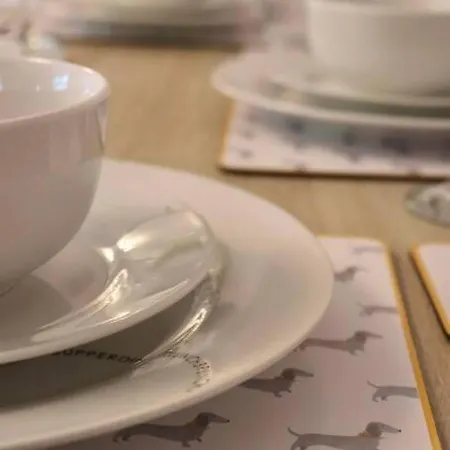 Away From - 2 Bed Free Parking & Wifi