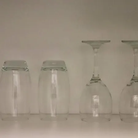 Away From - 2 Bed Free Parking & Wifi *